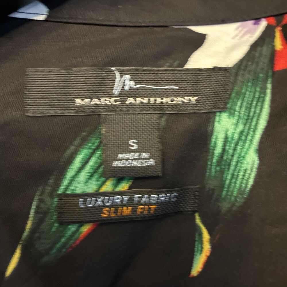 Marc Anthony Men’s Short Sleeve Black Floral Hawaiian Golf Beach Shirt Sz Small - Picture 3 of 7